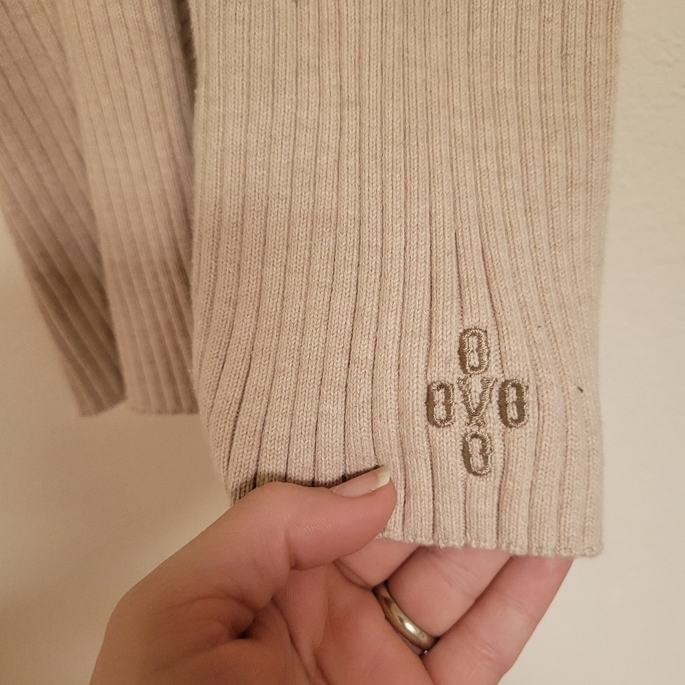 Ovo Ribbed Tan Women's Shorts - Picture 4 of 5